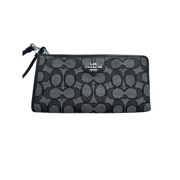 Coach Handbags - EUC Coach Zip Wallet Wristlet